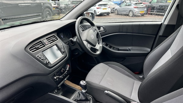 Used Hyundai i20 2018 for sale - 76321678: Photo 9