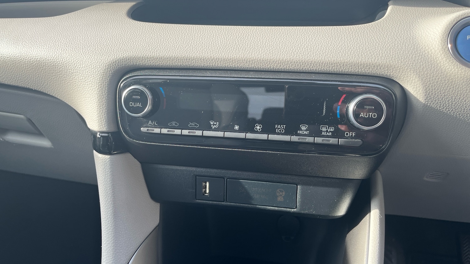 Used Toyota Yaris 2021 for sale - 76354901: Photo 30