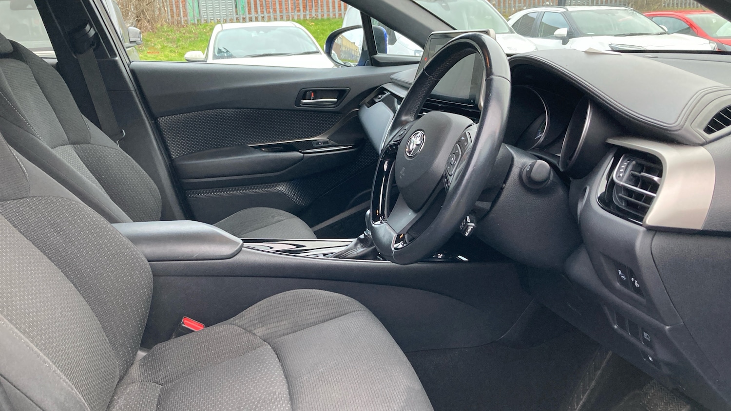 Used Toyota C-HR 2018 for sale - 77893175: Photo 11