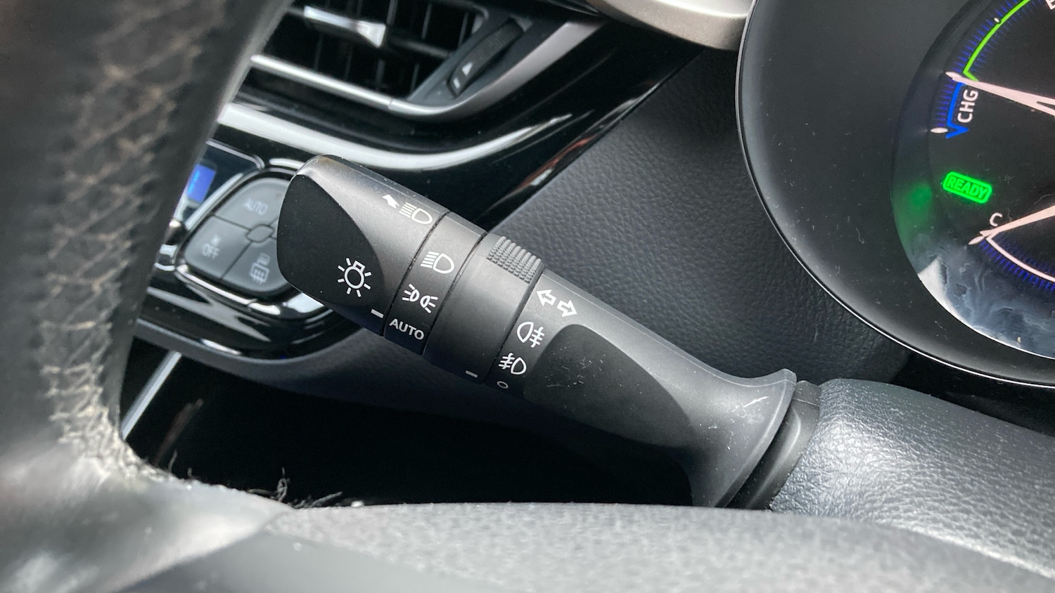 Used Toyota C-HR 2018 for sale - 77893175: Photo 36