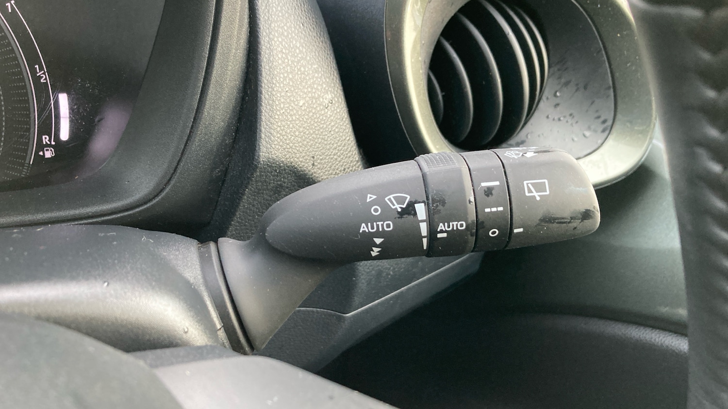 Used Toyota Aygo X 2022 for sale - 76903855: Photo 30