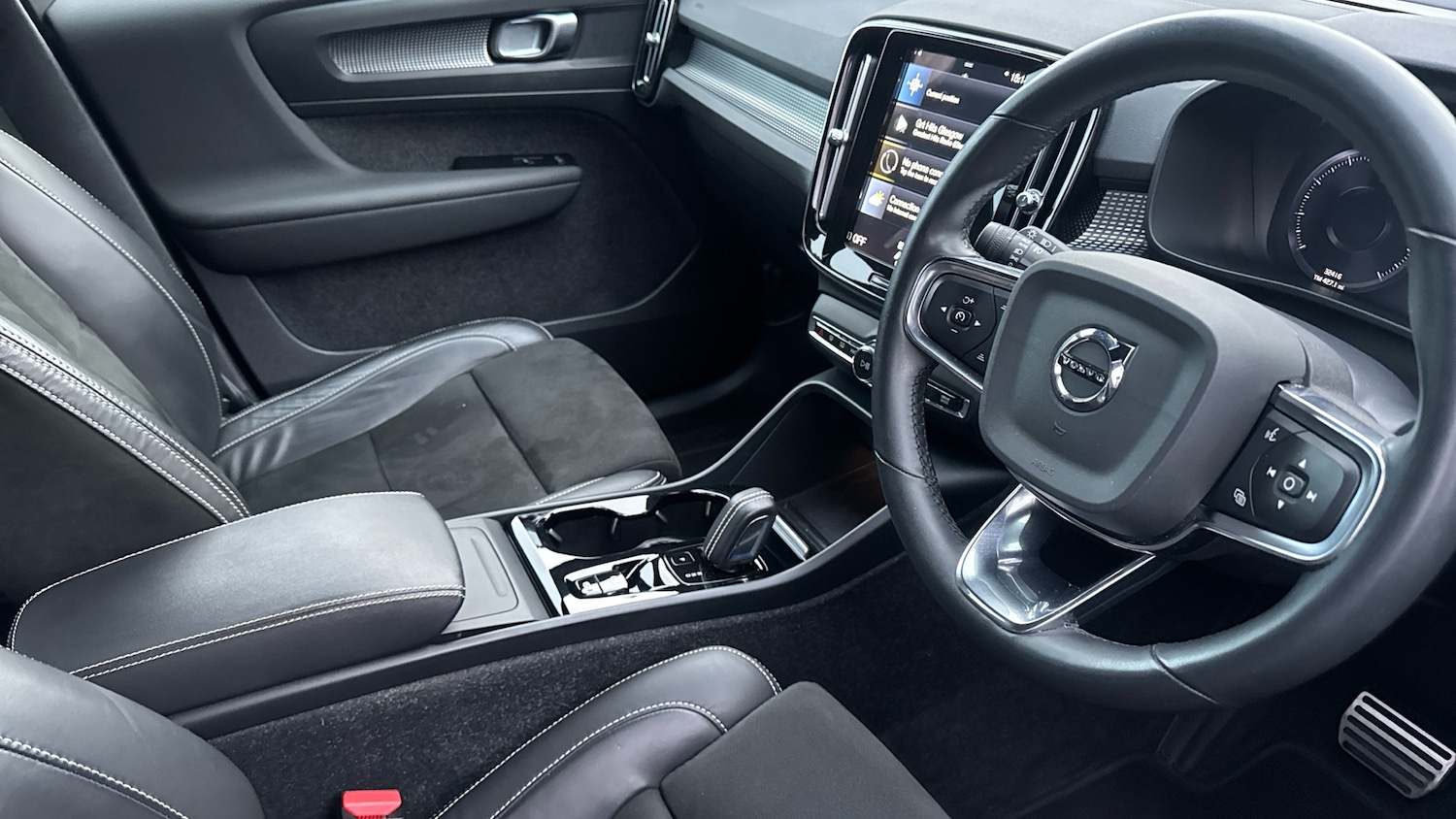 Used Volvo XC40 2021 for sale - 76625617: Photo 11