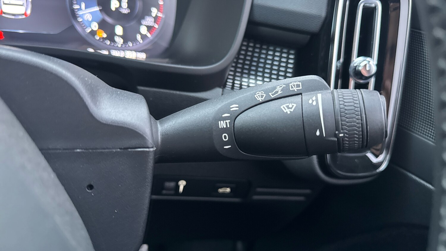 Used Volvo XC40 2021 for sale - 76625617: Photo 35