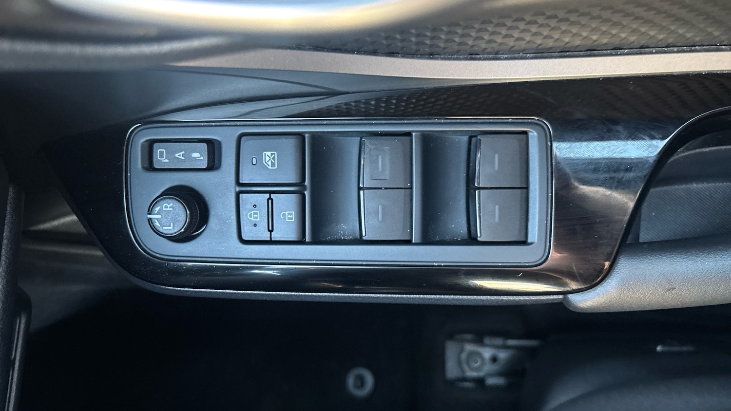 Used Toyota C-HR 2022 for sale - 75982385: Photo 34