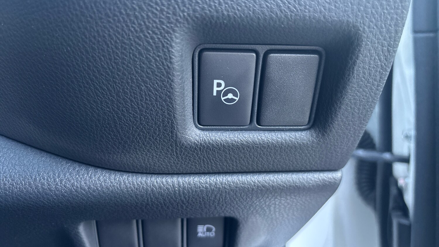 Used Toyota C-HR 2022 for sale - 75982385: Photo 35