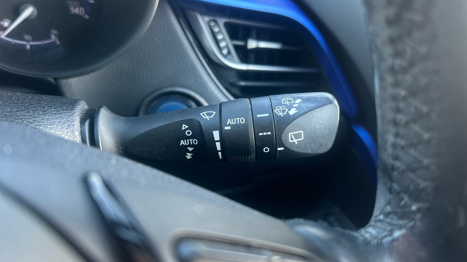 Used Toyota C-HR 2017 for sale - 77180631: Photo 36