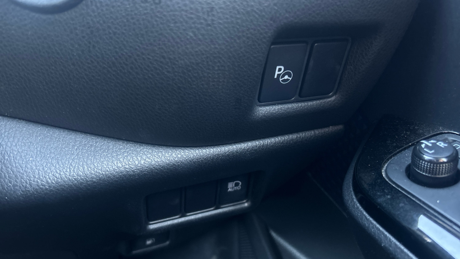 Used Toyota C-HR 2017 for sale - 77180631: Photo 40