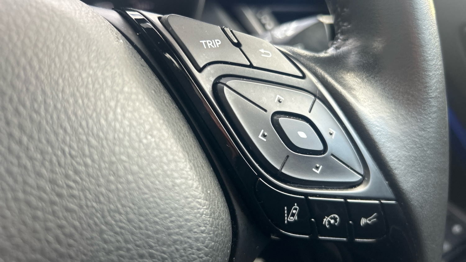 Used Toyota C-HR 2020 for sale - 77148359: Photo 34