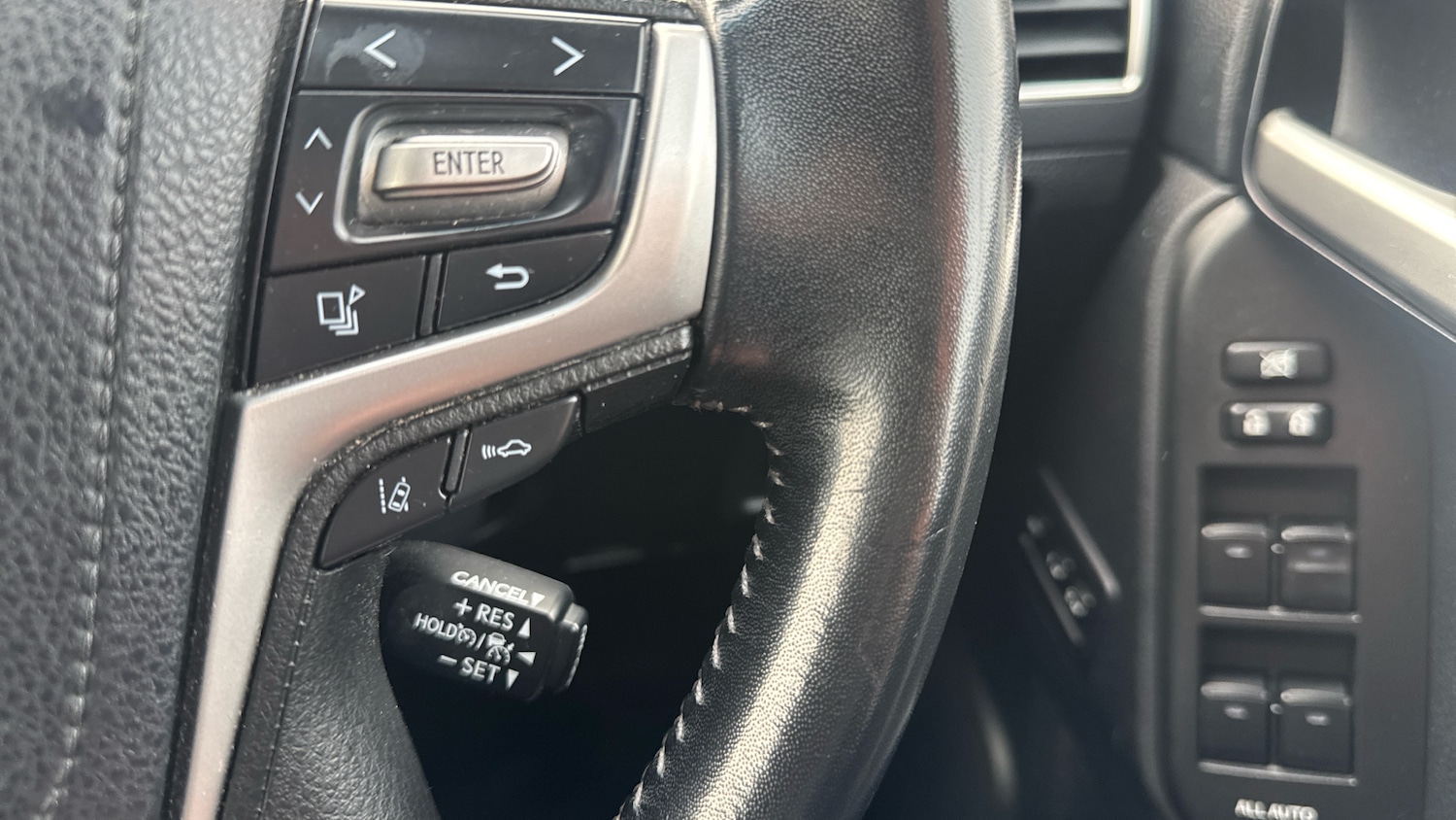 Used Toyota Land Cruiser 2019 for sale - 77834267: Photo 24