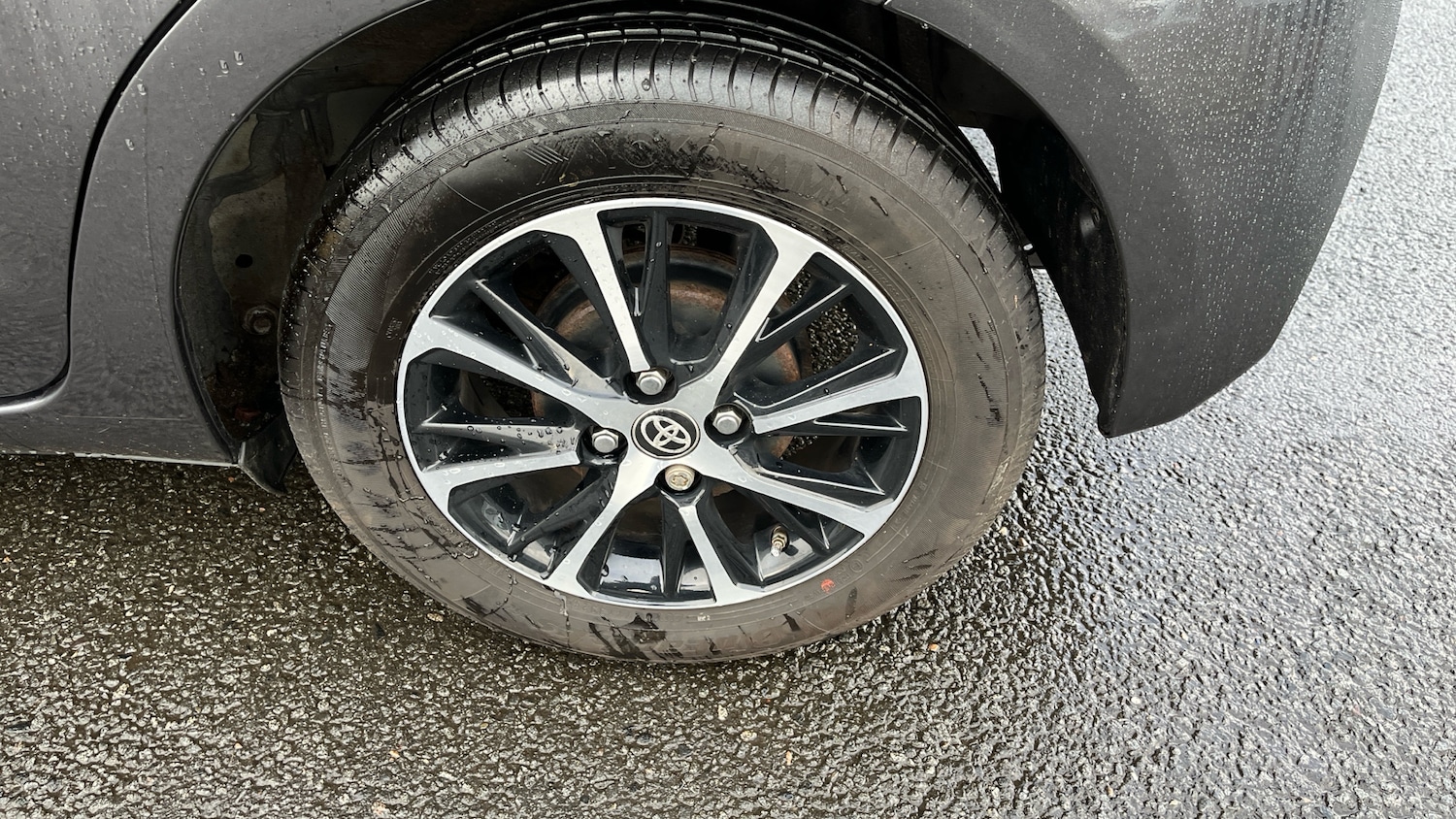 Used Toyota Yaris 2018 for sale - 76719170: Photo 39