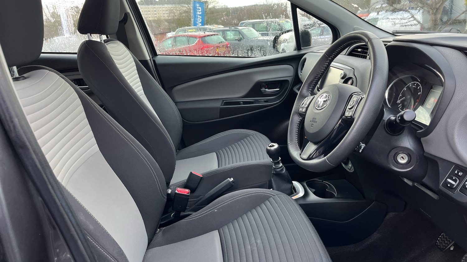 Used Toyota Yaris 2018 for sale - 76719170: Photo 47