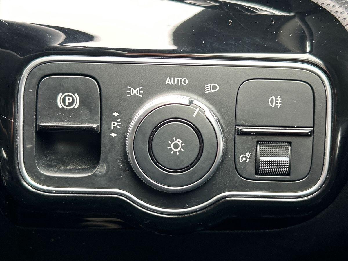 Used Mercedes-Benz A-Class 2019 for sale - 77996476: Photo 41