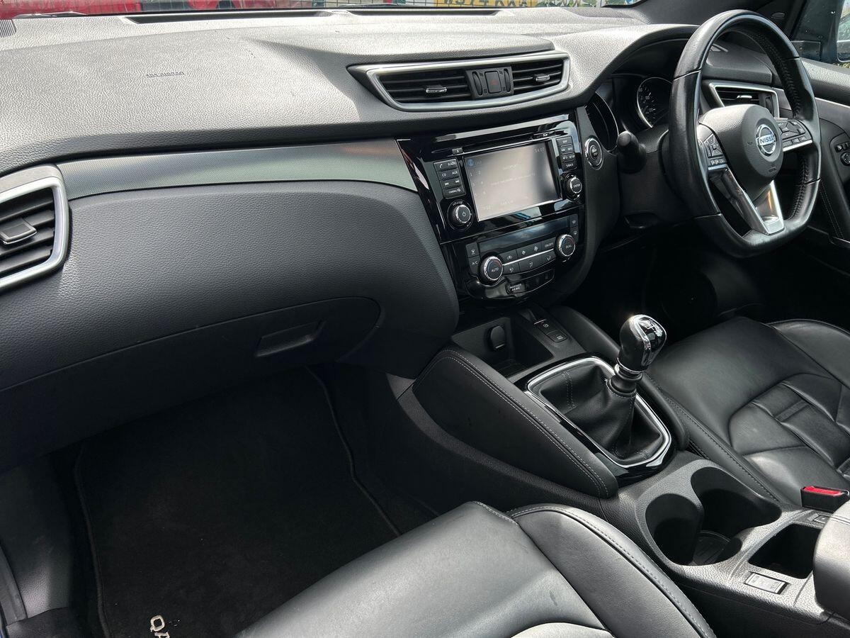 Used Nissan Qashqai 2017 for sale - 78069913: Photo 2