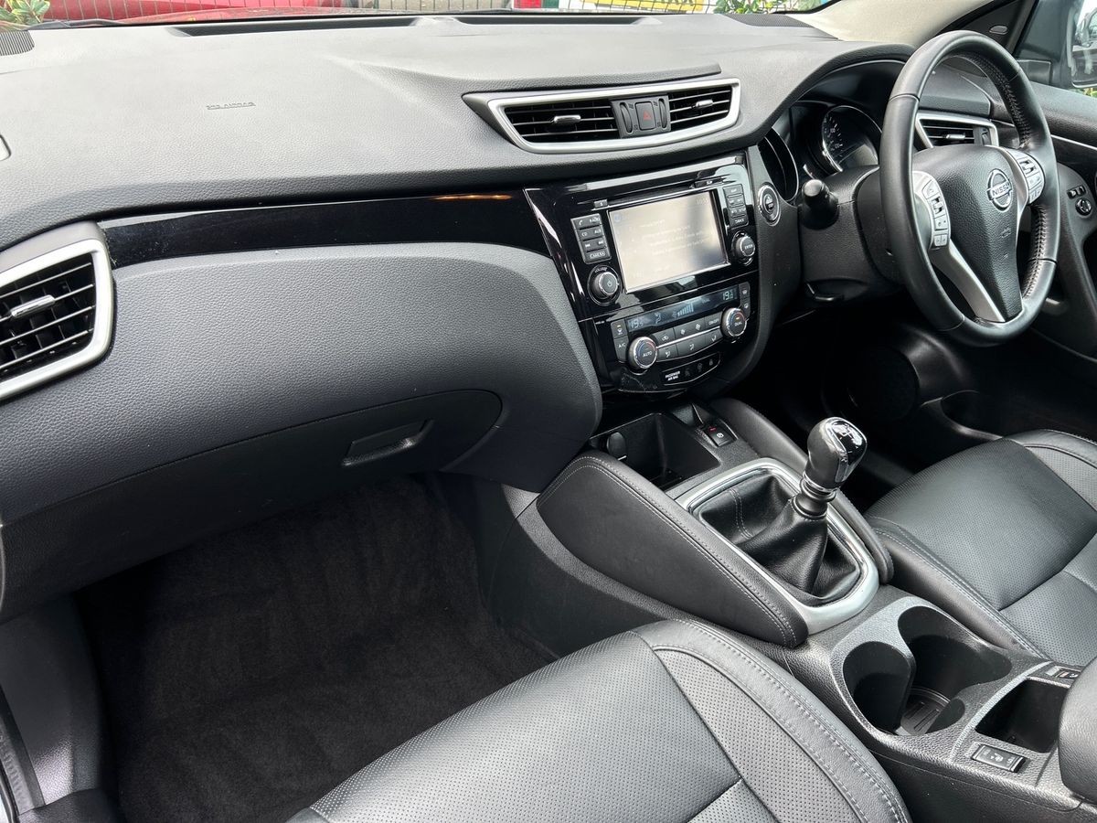 Used Nissan Qashqai 2017 for sale - 78197591: Photo 2