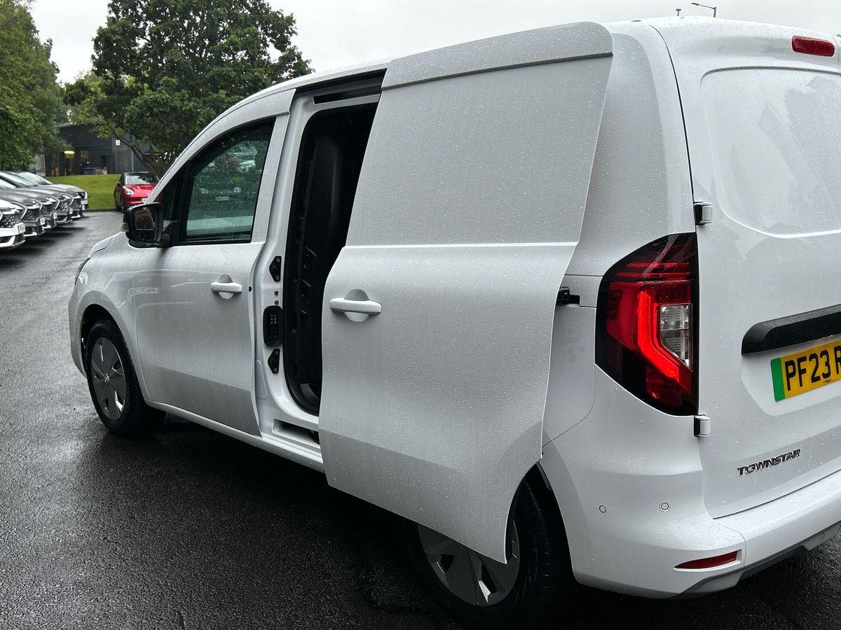 Used Nissan Other 2023 for sale - 76590505: Photo 27