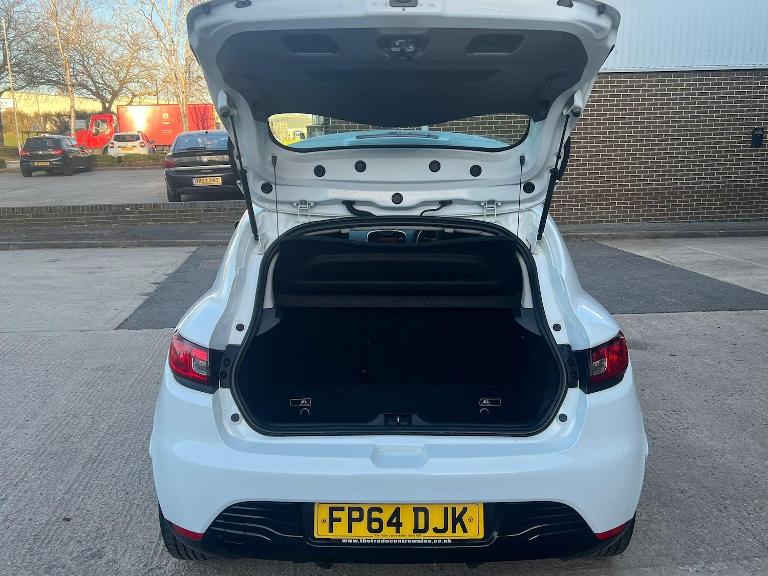 Used Renault Clio 2014 for sale - 77939744: Photo 12