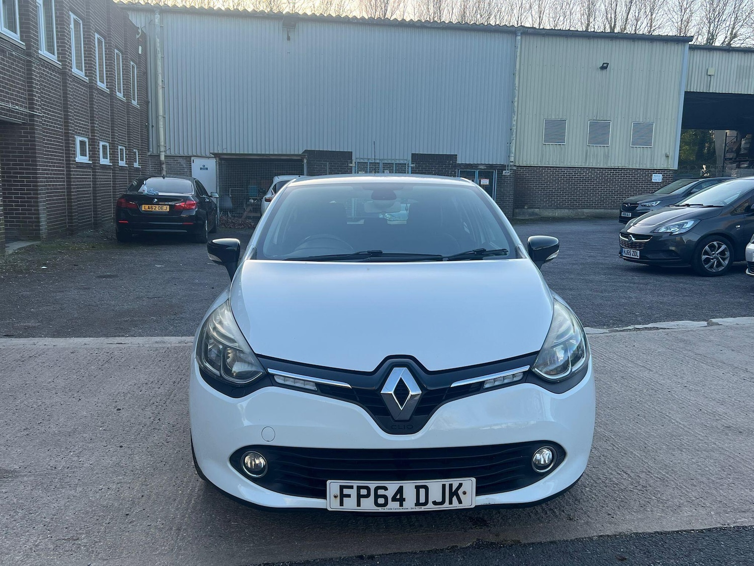 Used Renault Clio 2014 for sale - 77939744: Photo 2