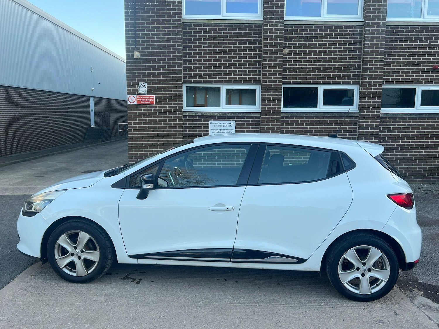 Used Renault Clio 2014 for sale - 77939744: Photo 3