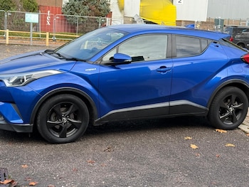 Used Toyota C-HR 2017 for sale - 79479443: Photo