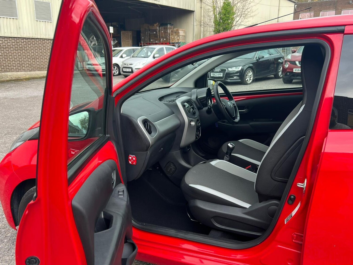 Used Toyota AYGO 2017 for sale - 77813670: Photo 21