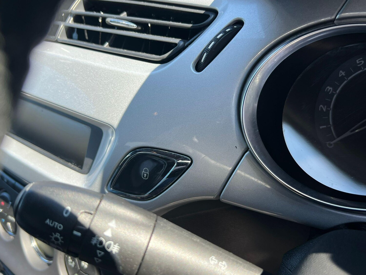 Used Citroen DS3 2010 for sale - 78157483: Photo 28