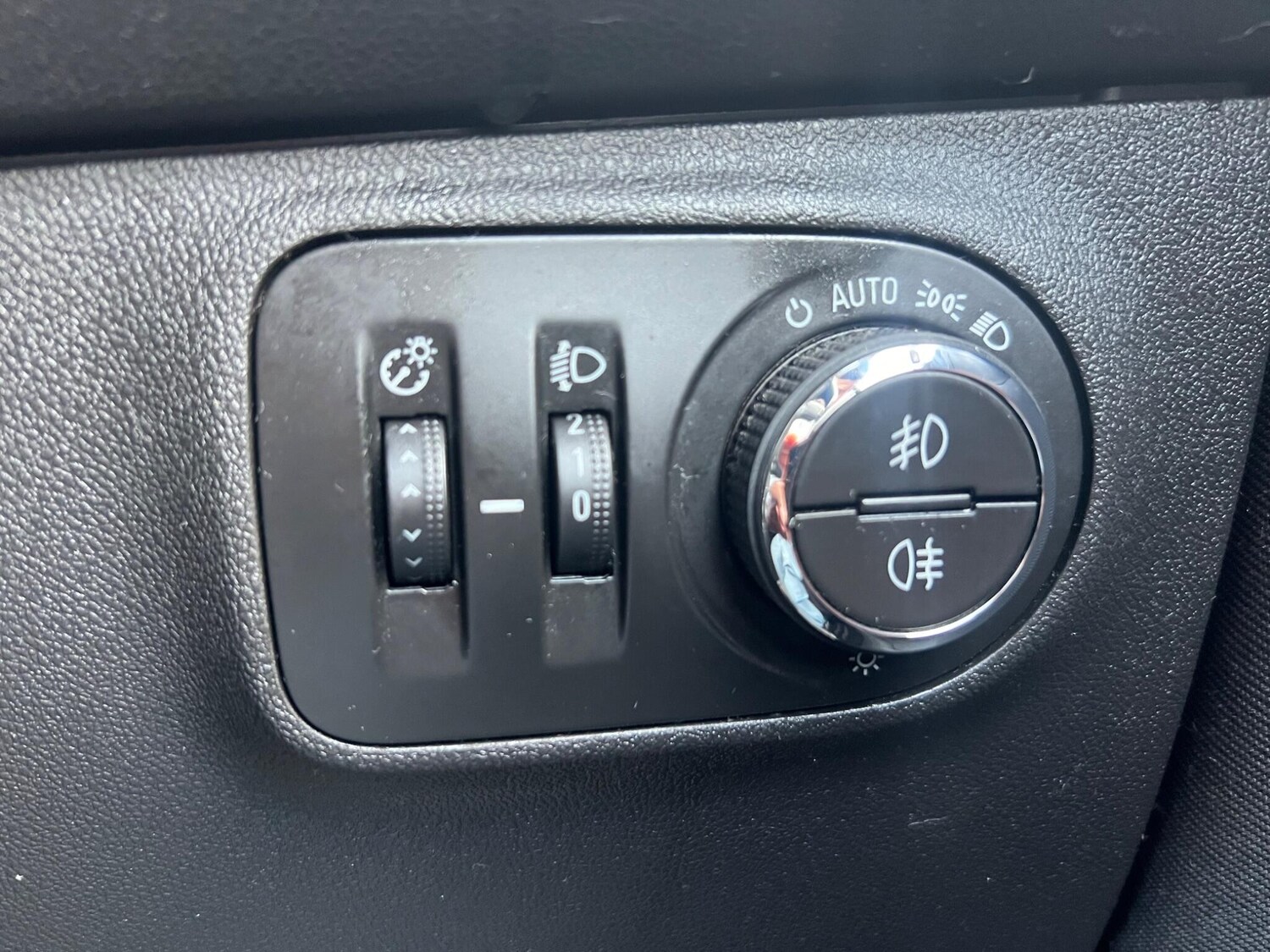 Used Vauxhall Corsa 2015 for sale - 77813675: Photo 14