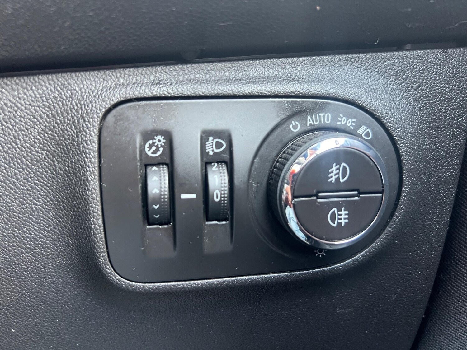 Used Vauxhall Corsa 2015 for sale - 77813675: Photo 15