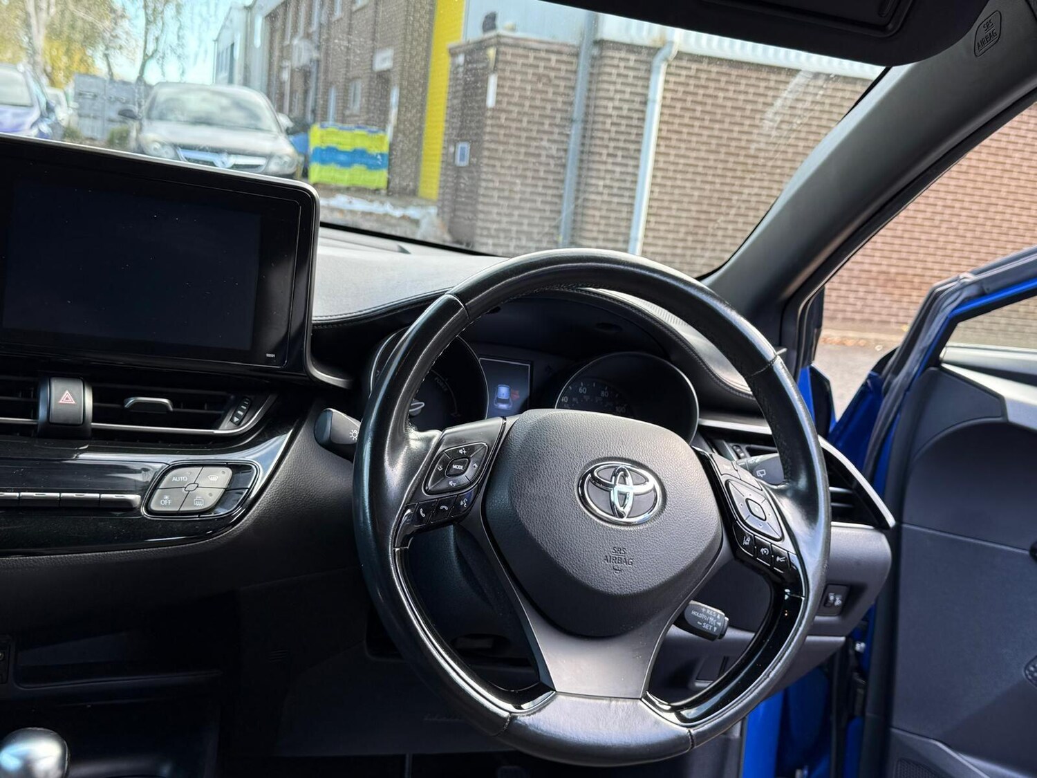 Used Toyota C-HR 2017 for sale - 77813672: Photo 27