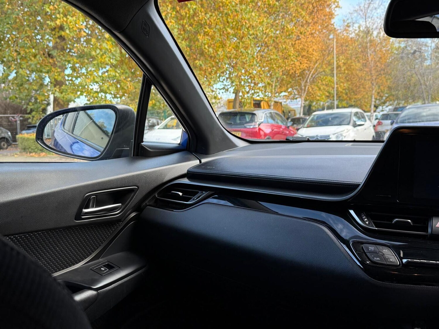 Used Toyota C-HR 2017 for sale - 77813672: Photo 28