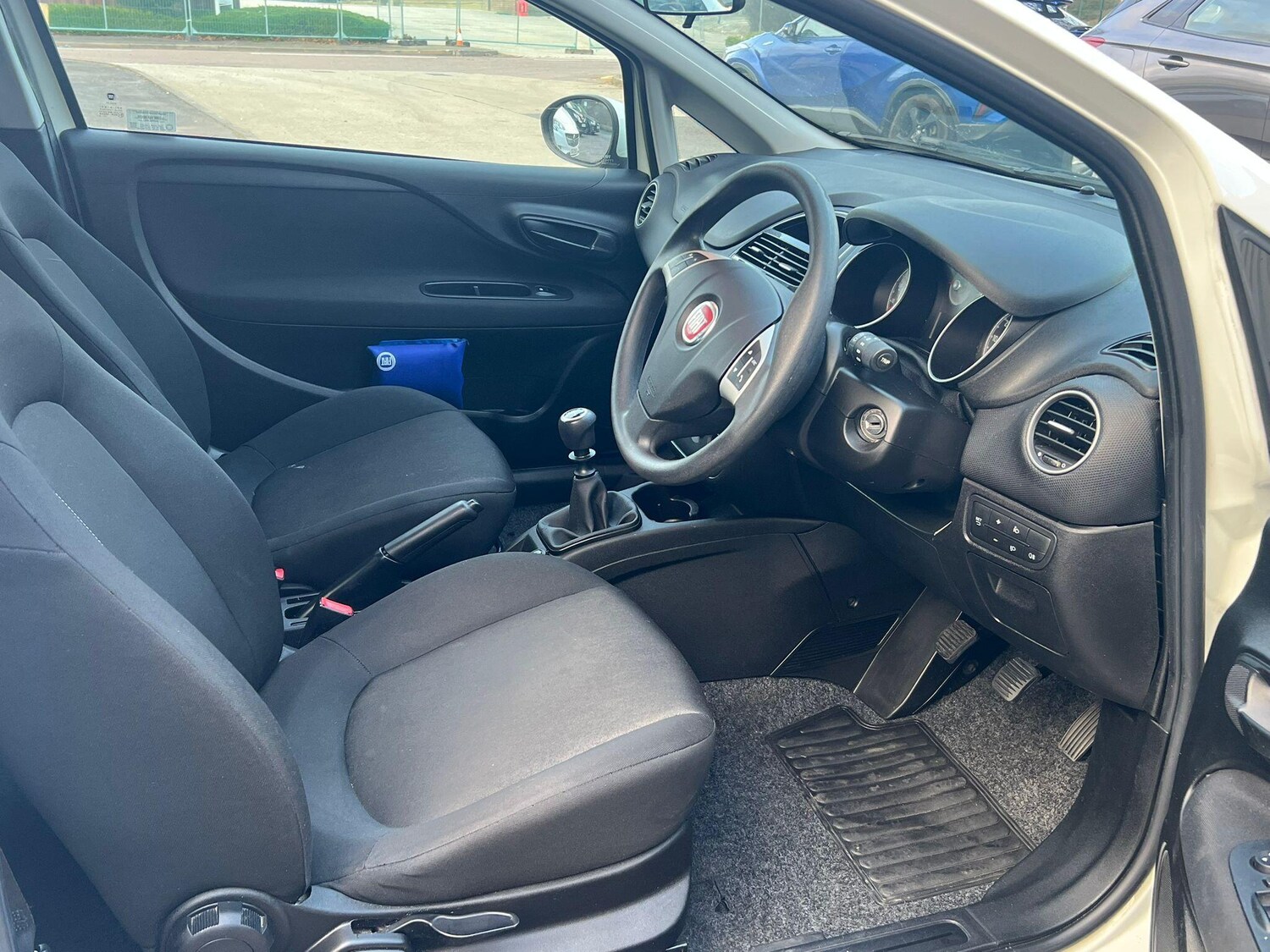 Used Fiat Punto 2015 for sale - 77813669: Photo 12