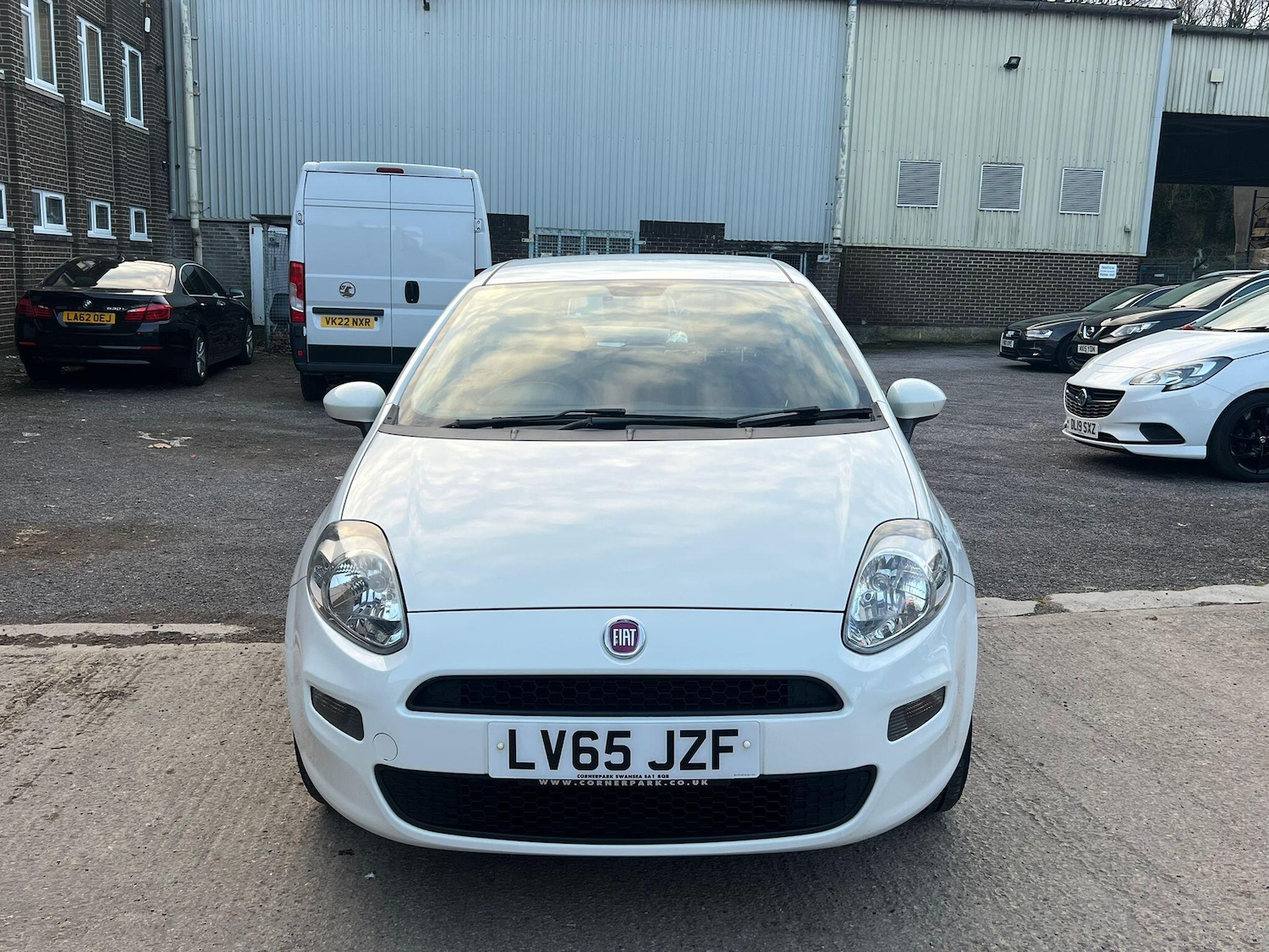 Used Fiat Punto 2015 for sale - 77813669: Photo 2