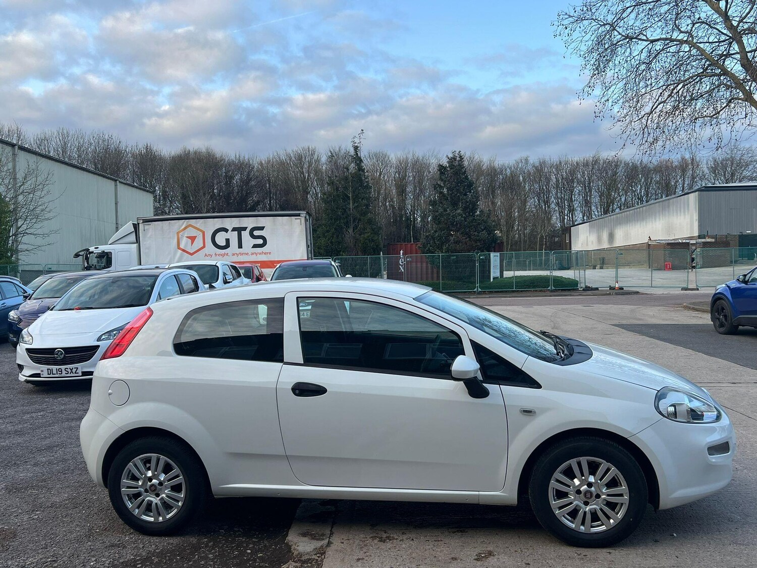 Used Fiat Punto 2015 for sale - 77813669: Photo 8