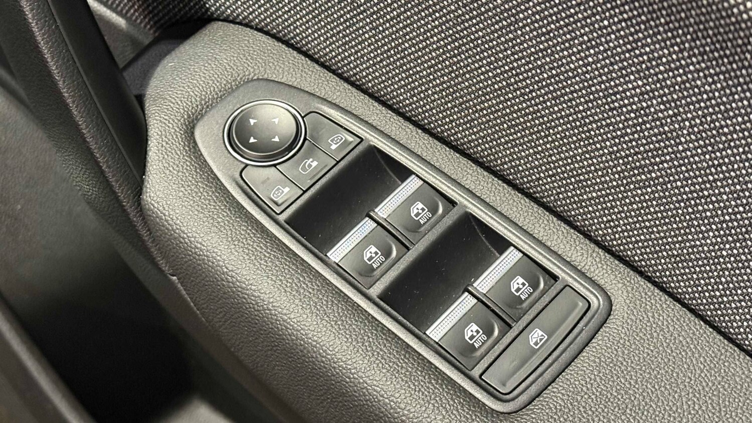 Used Renault Captur for sale - 77859183: Photo 15