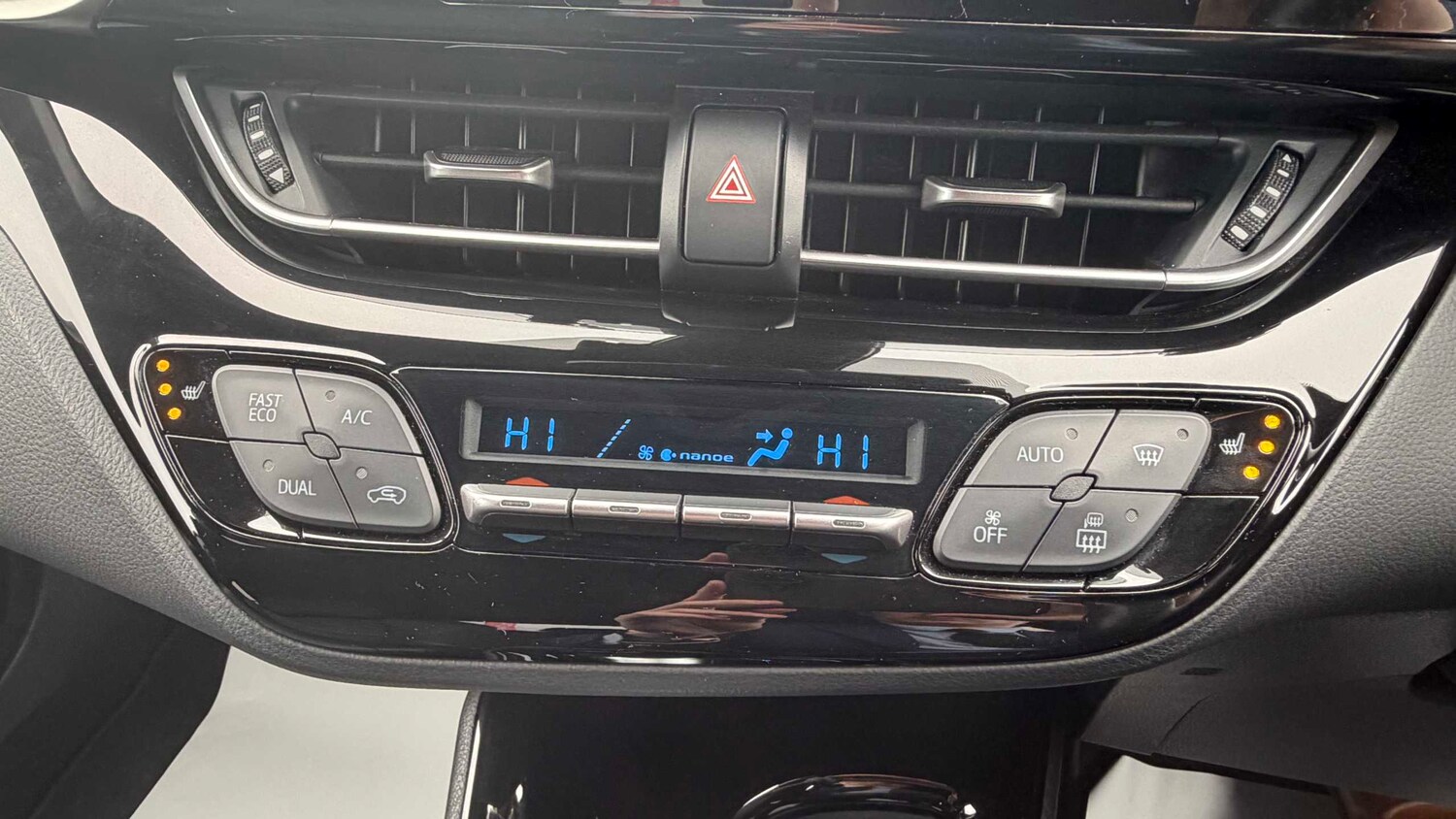 Used Toyota C-HR for sale - 77861152: Photo 19