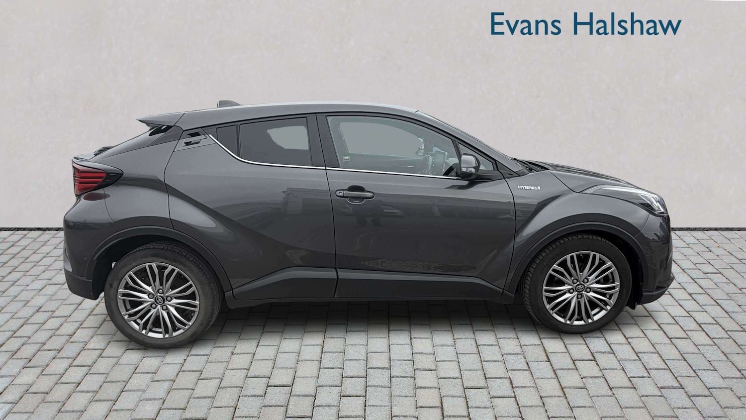 Used Toyota C-HR for sale - 77861152: Photo 3