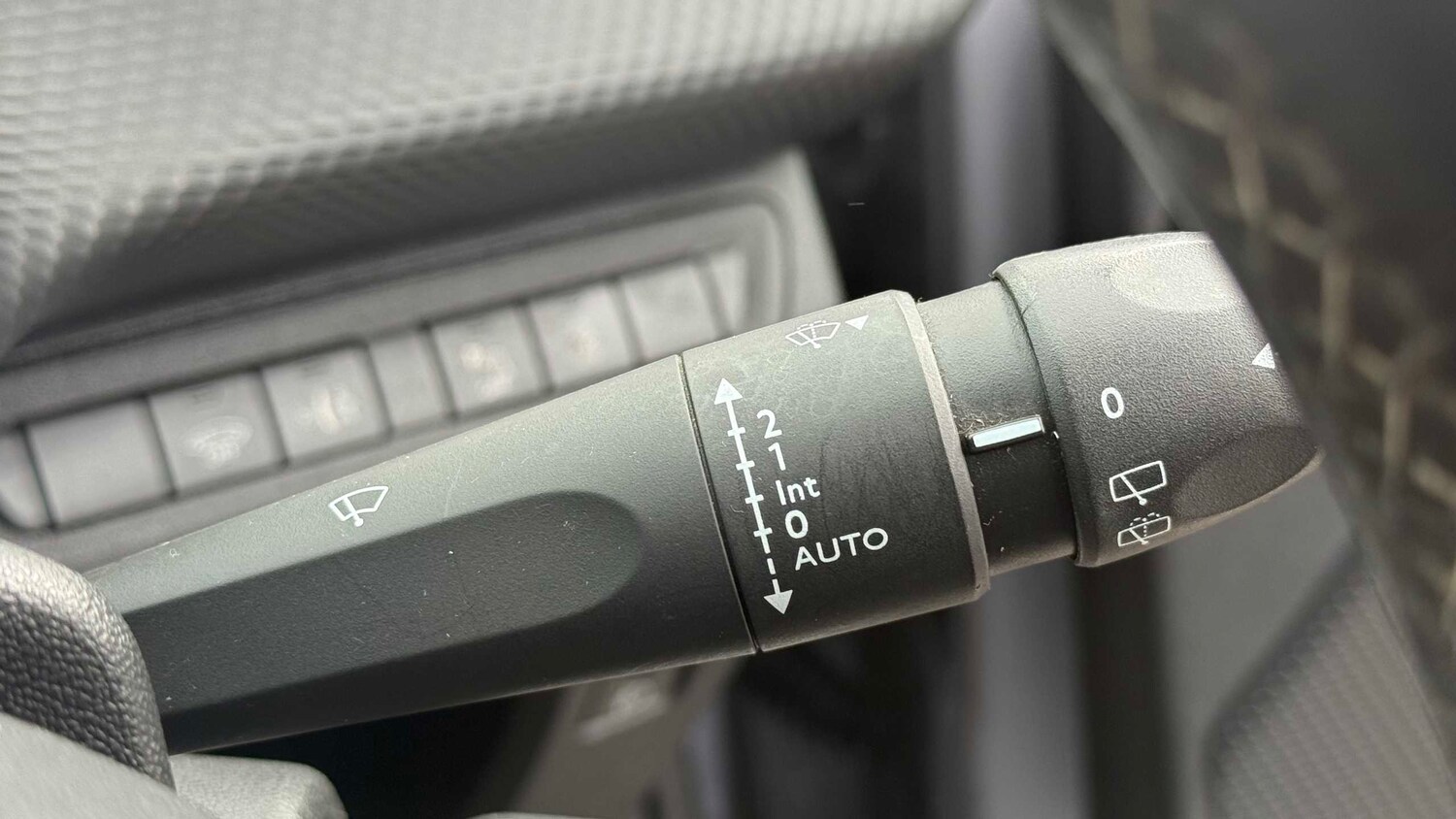 Used Peugeot 2008 2017 for sale - 77996072: Photo 17