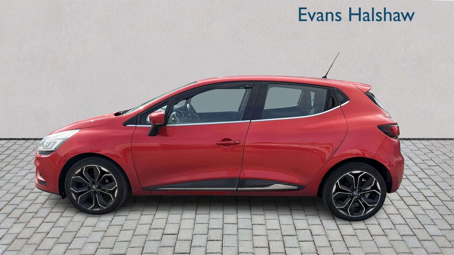 Used Renault Clio 2018 for sale - 77859433: Photo 4