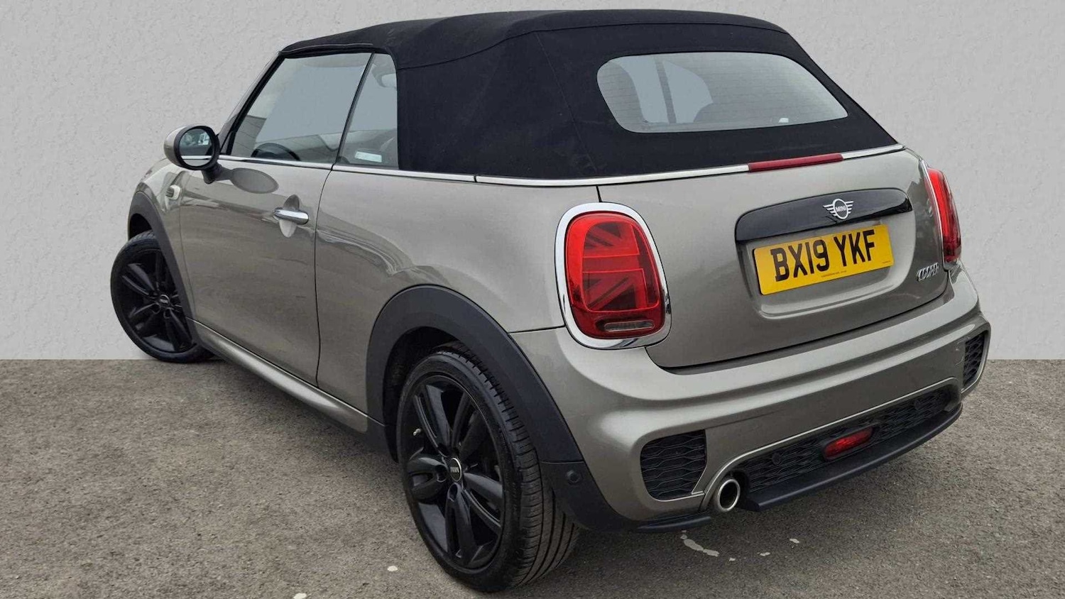 Used MINI Convertible for sale - 77860053: Photo 2