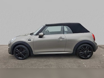 Used MINI Convertible 2019 for sale - 77860053: Photo