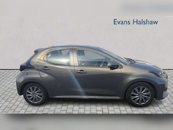 Used Toyota Yaris 2023 for sale - 78090128: Photo