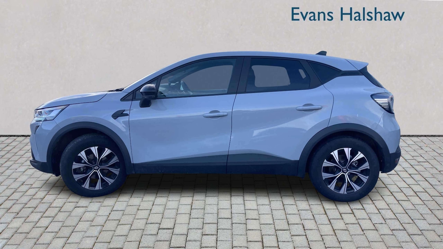 Used Renault Captur for sale - 77862440: Photo 3