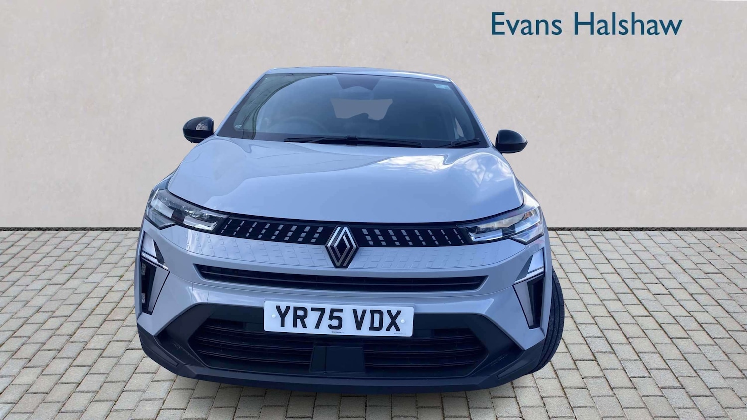 Used Renault Captur for sale - 77862440: Photo 4