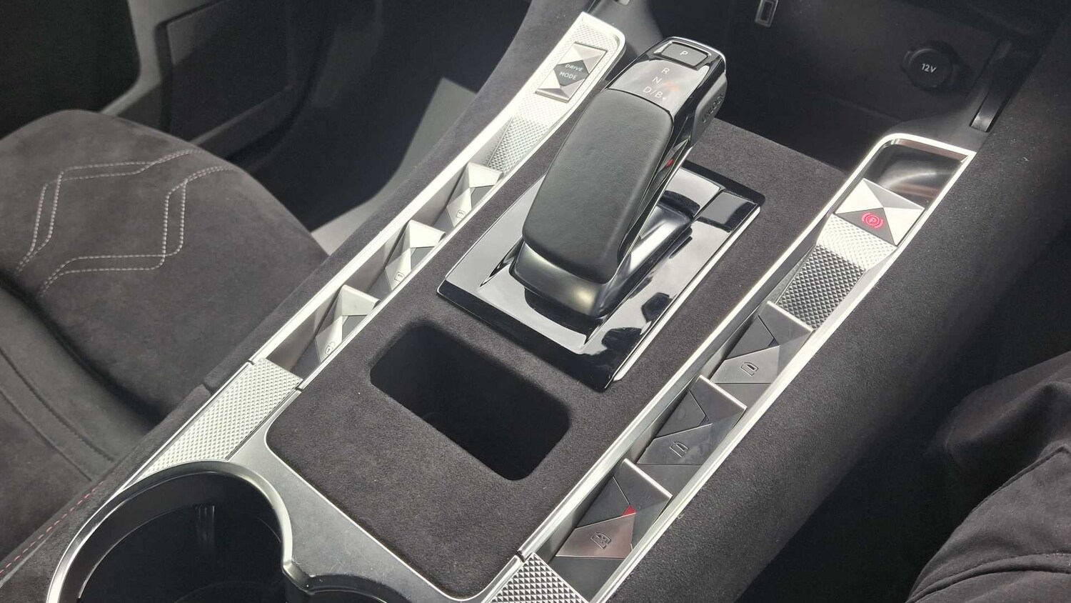 Used DS Automobiles DS 7 2024 for sale - 77860333: Photo 35