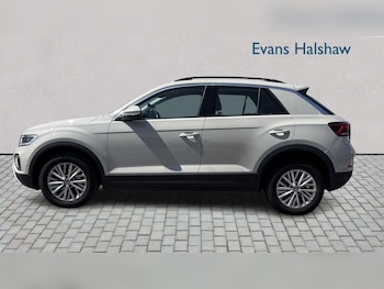 Used Volkswagen T-Roc 2023 for sale - 79172233: Photo