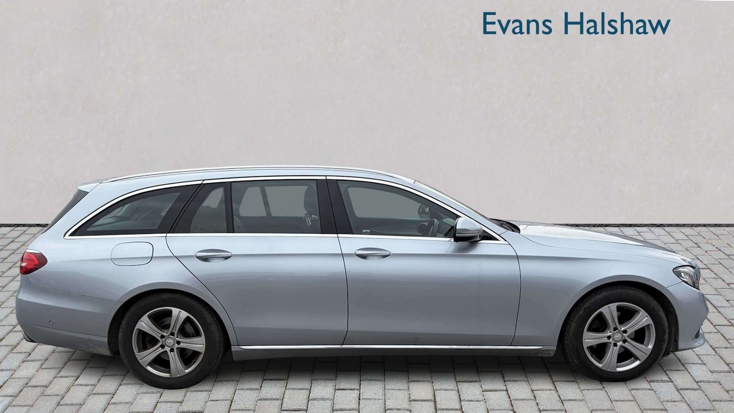 Used Mercedes-Benz E Class for sale - 77862267: Photo 4