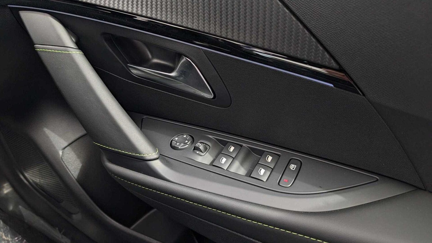 Used Peugeot 208 for sale - 77860335: Photo 33