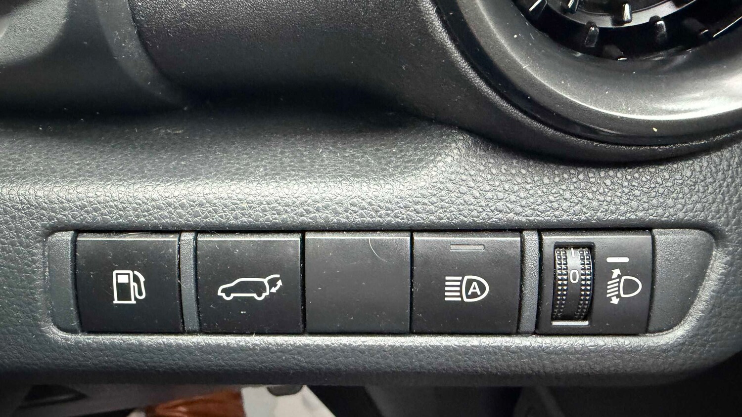 Used Toyota C-HR for sale - 77860483: Photo 20