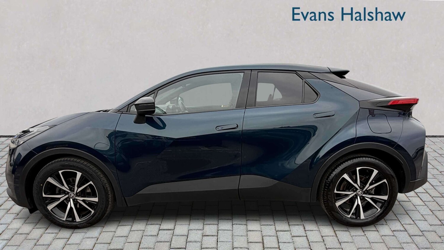 Used Toyota C-HR for sale - 77860483: Photo 3