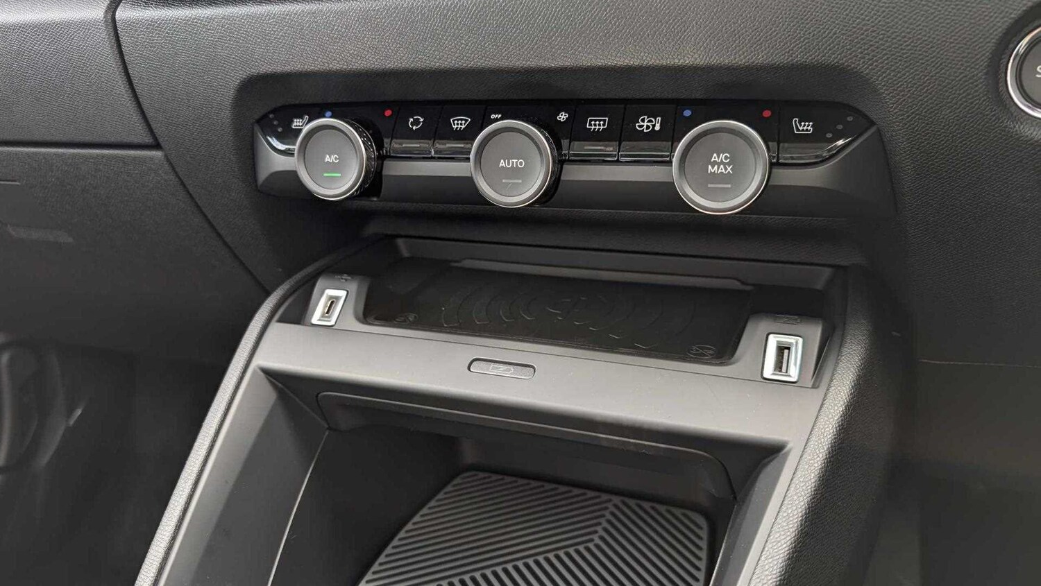 Used Citroen C4 X for sale - 77861976: Photo 24