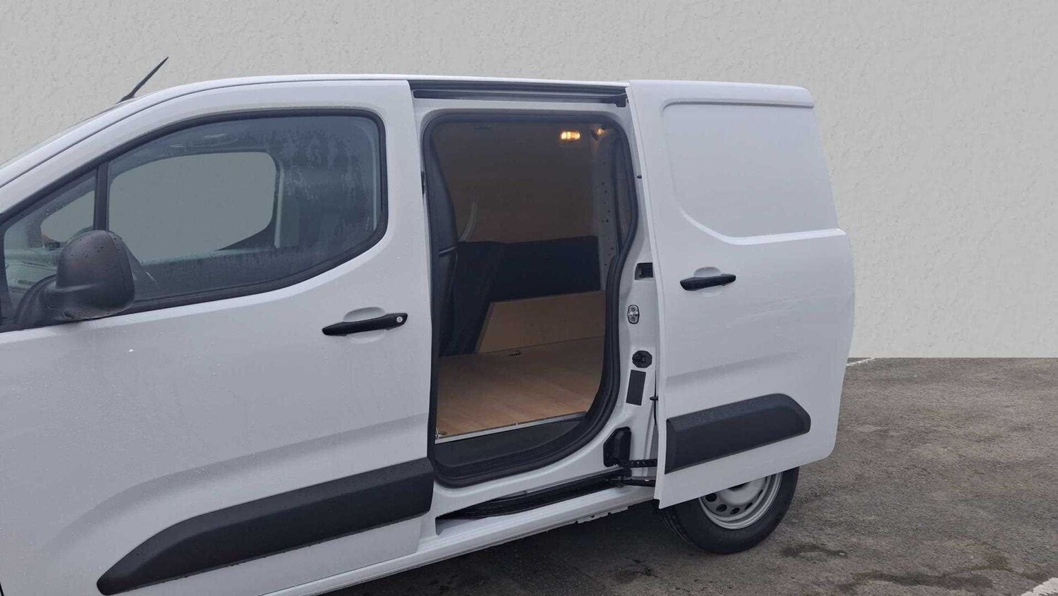 Used Vauxhall Combo 2025 for sale - 77859978: Photo 5